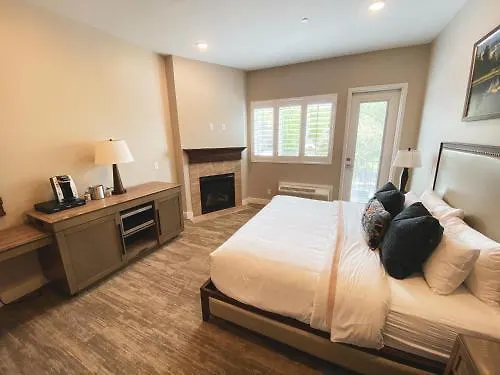 Huff House And Bed & Breakfast 4*