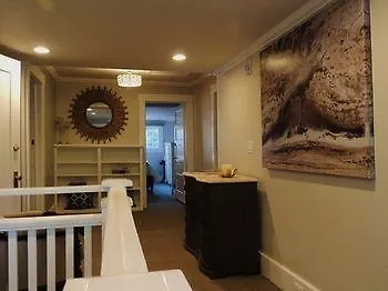 Bed & Breakfast Huff House 4*